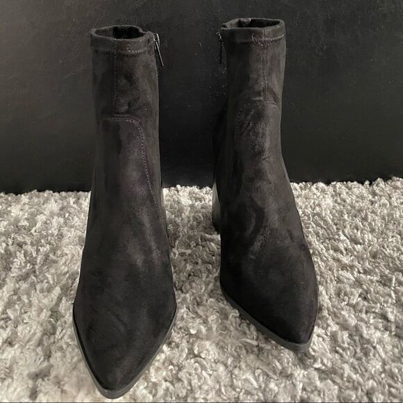 NWOB Steve Madden Touchdown Booties - Picture 2 of 10